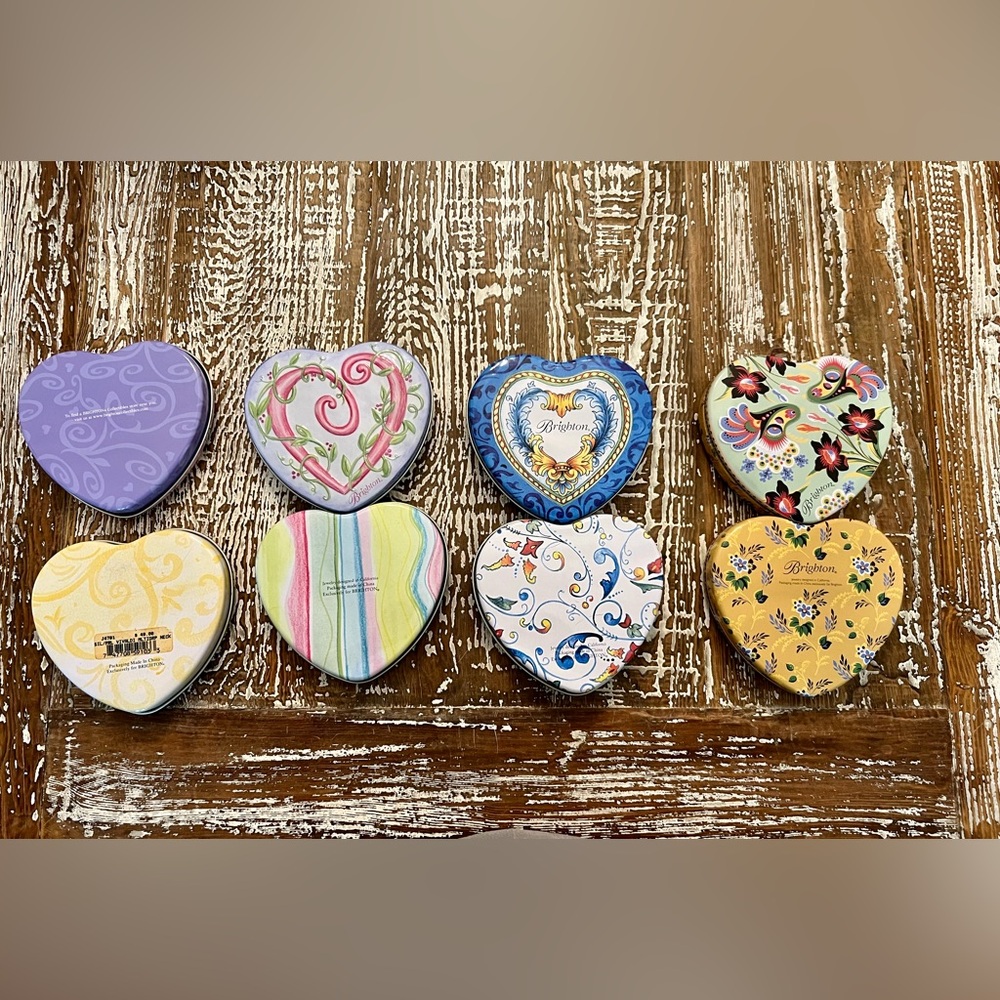 8 medium Brighton heart tins